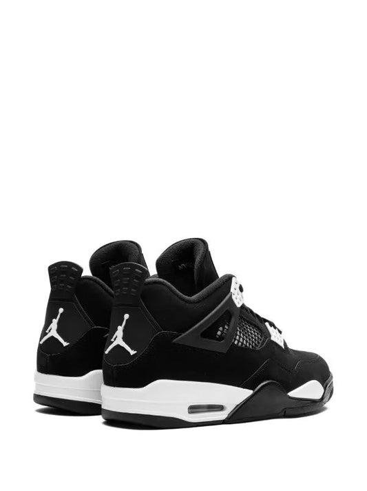 Air Jordan 4 “White Thunder”